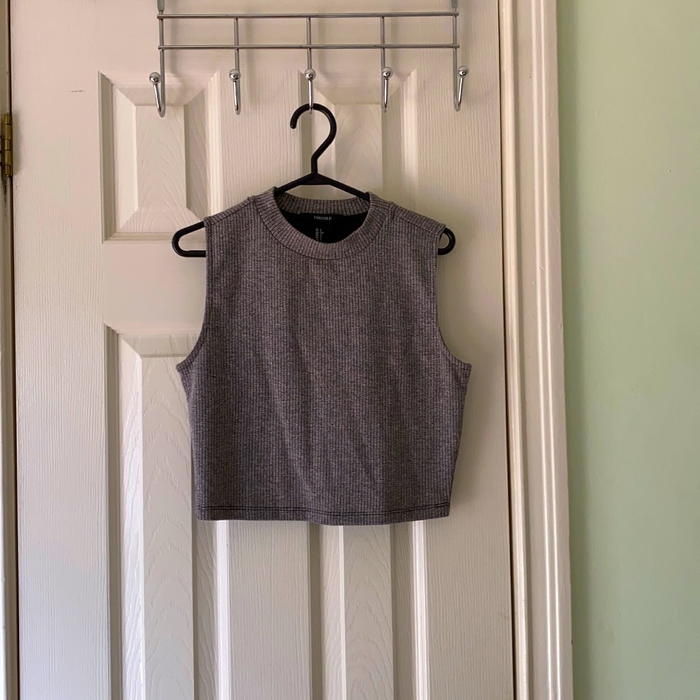 3/$20 Grey crop top